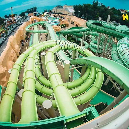 Family Aquamarine Of Arcadia Apartment